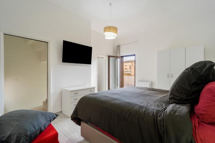 Image No.13-2 Bed Townhouse for sale