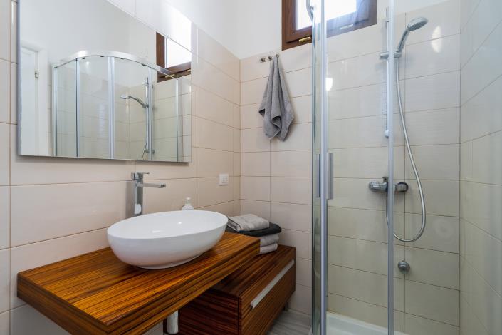 Image No.20-2 Bed Townhouse for sale