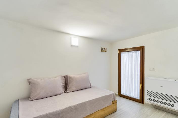 Image No.22-2 Bed Townhouse for sale