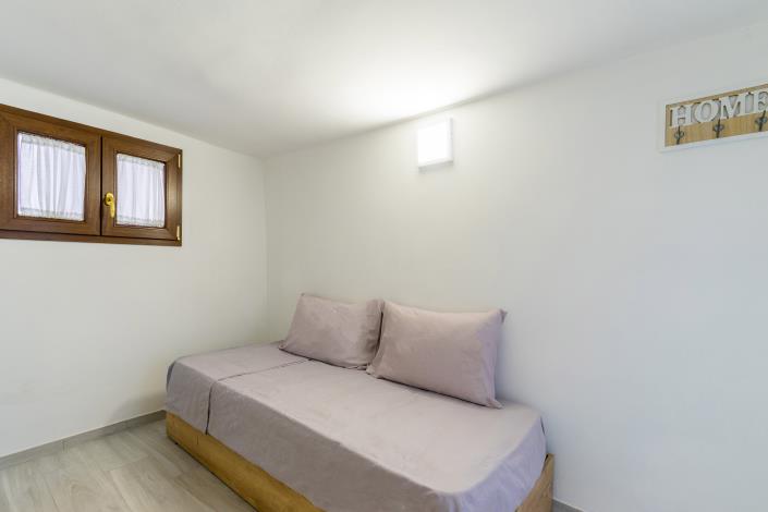 Image No.23-2 Bed Townhouse for sale