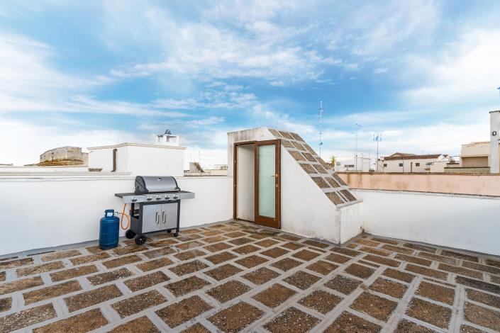 Image No.25-2 Bed Townhouse for sale