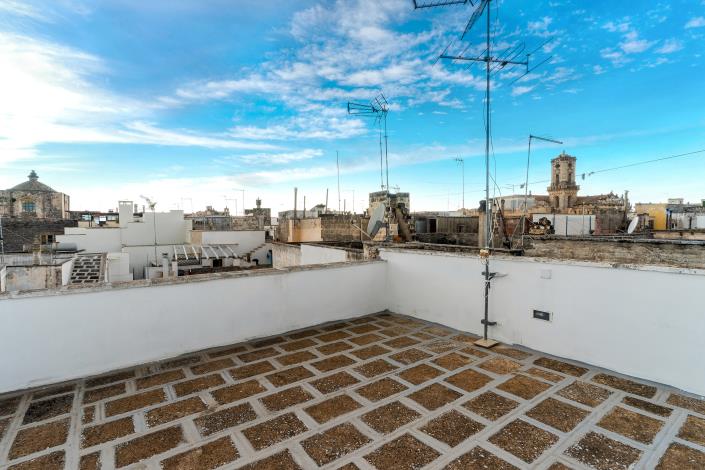 Image No.26-2 Bed Townhouse for sale