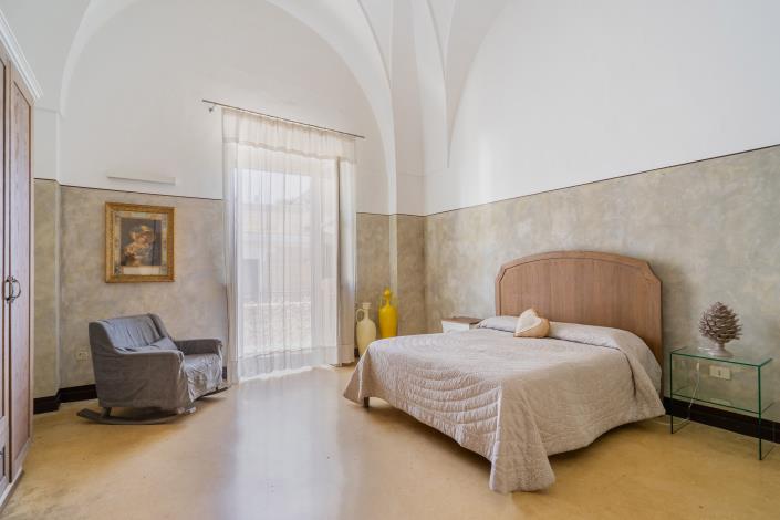 Image No.27-3 Bed Mansion for sale