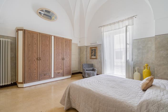 Image No.28-3 Bed Mansion for sale