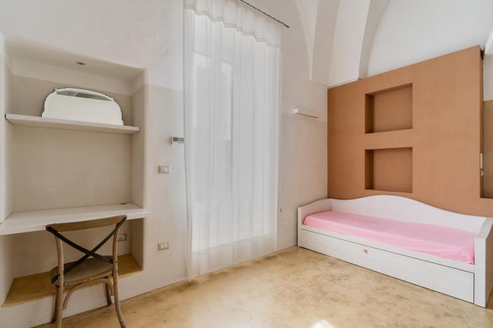 Image No.33-3 Bed Mansion for sale