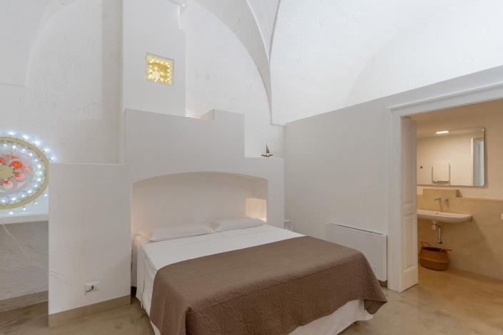 Image No.53-3 Bed Mansion for sale