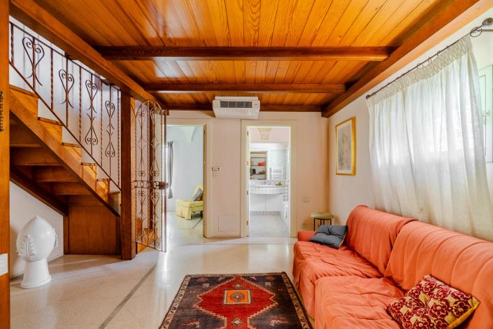 Image No.13-7 Bed Hotel for sale