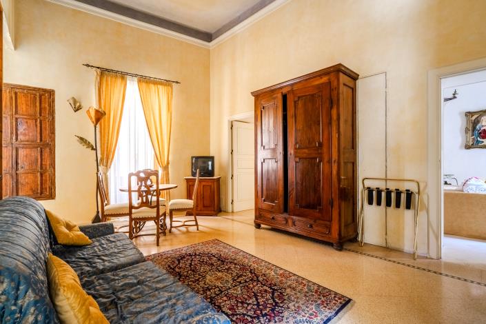 Image No.22-7 Bed Hotel for sale