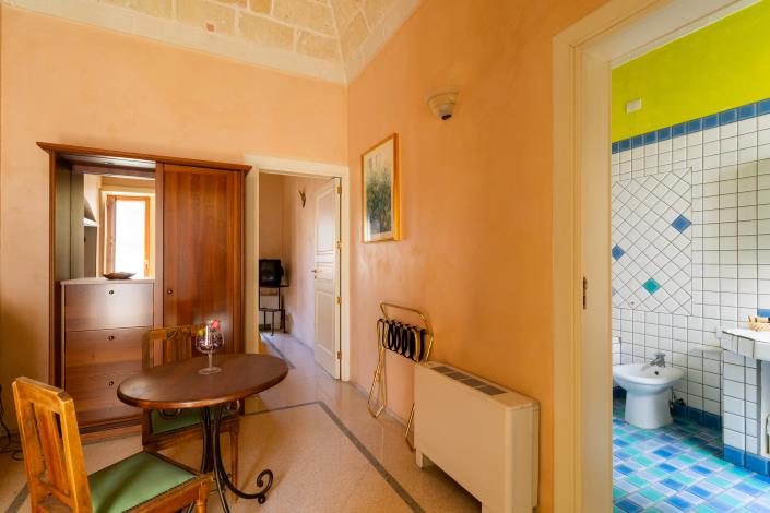 Image No.40-7 Bed Hotel for sale