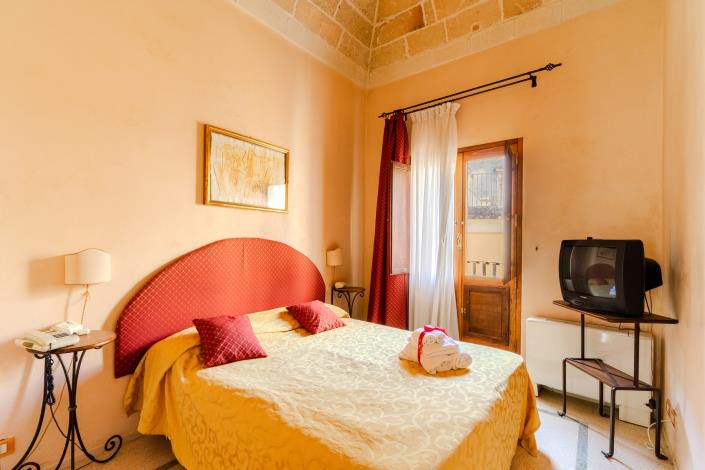 Image No.44-7 Bed Hotel for sale