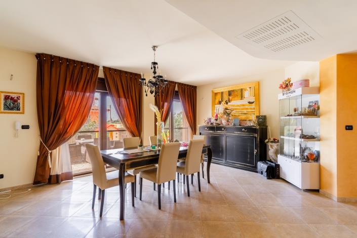 Image No.42-4 Bed Villa for sale