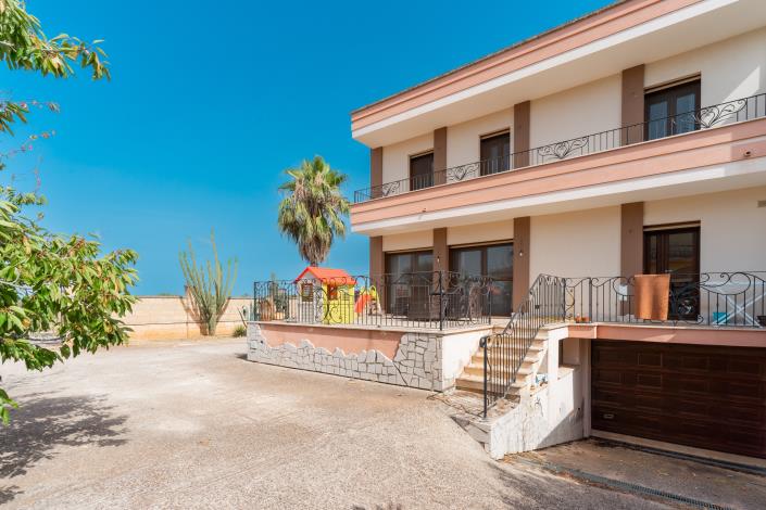 Image No.58-4 Bed Villa for sale