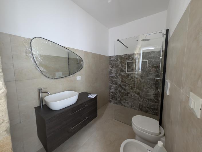 Image No.2-2 Bed Townhouse for sale