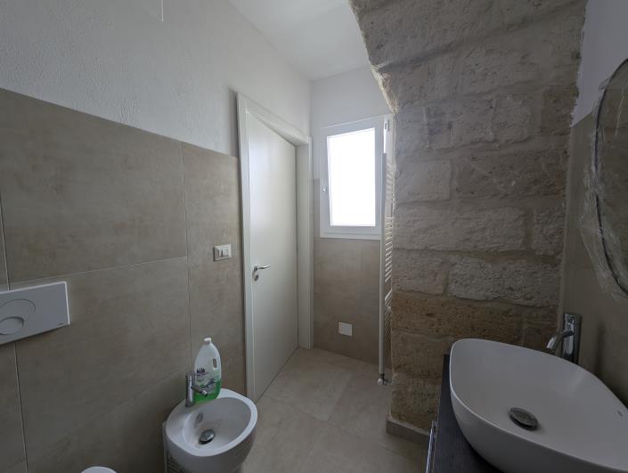 Image No.3-2 Bed Townhouse for sale