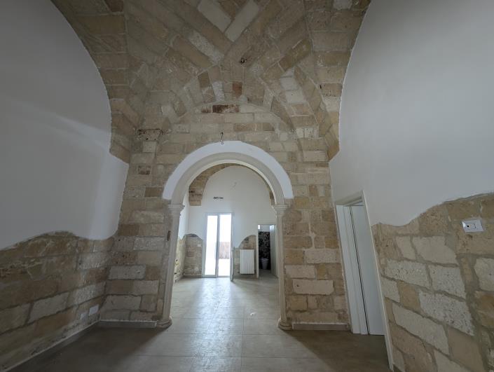 Image No.6-2 Bed Townhouse for sale