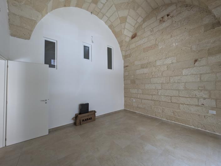 Image No.9-2 Bed Townhouse for sale