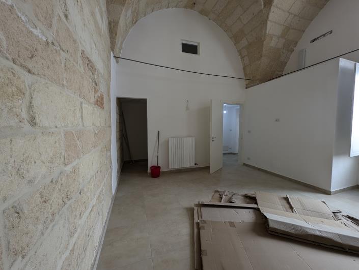 Image No.17-2 Bed Townhouse for sale