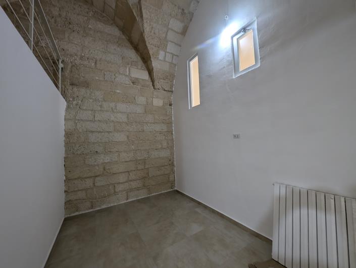 Image No.19-2 Bed Townhouse for sale