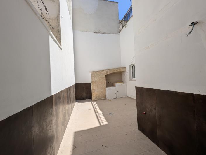 Image No.24-2 Bed Townhouse for sale