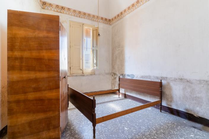 Image No.7-2 Bed Townhouse for sale