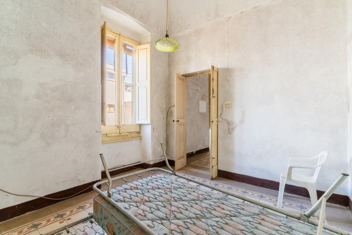 Image No.22-2 Bed Townhouse for sale