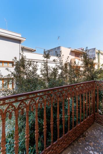 Image No.25-2 Bed Townhouse for sale