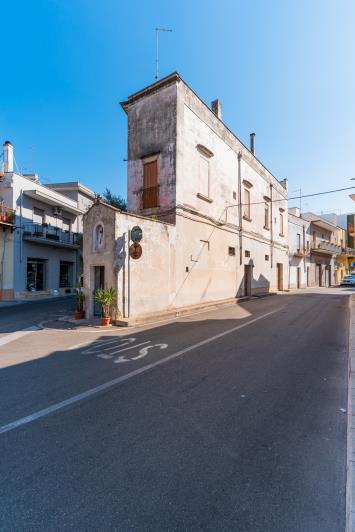 Image No.47-2 Bed Townhouse for sale