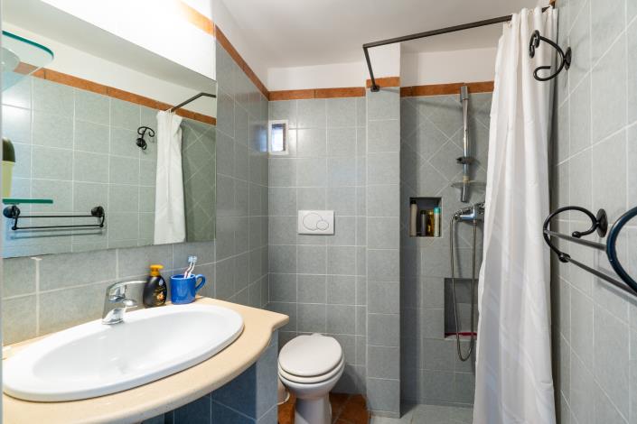 Image No.9-2 Bed Townhouse for sale