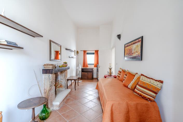 Image No.14-2 Bed Townhouse for sale