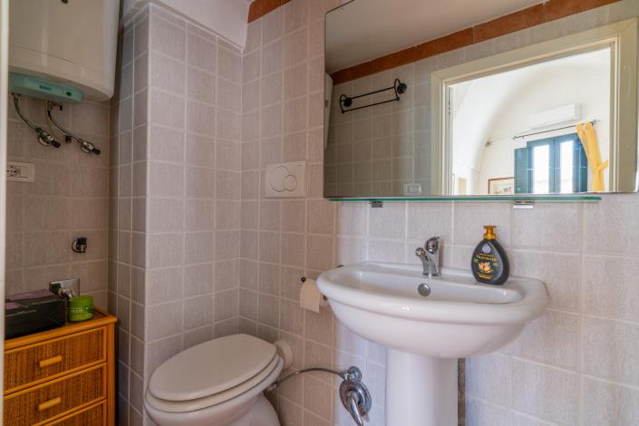 Image No.19-2 Bed Townhouse for sale