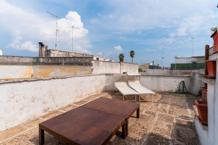 Image No.20-2 Bed Townhouse for sale