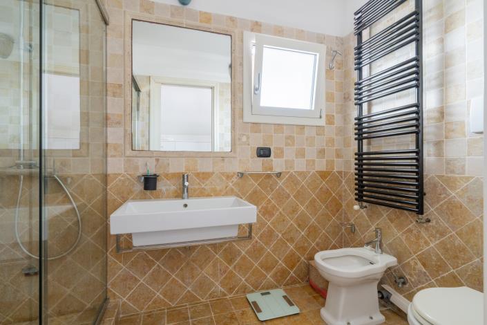 Image No.24-2 Bed Apartment for sale