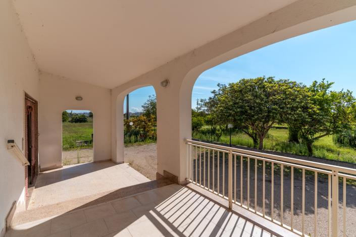 Image No.5-Villa / Détaché de 2 chambres à vendre à Cutrofiano