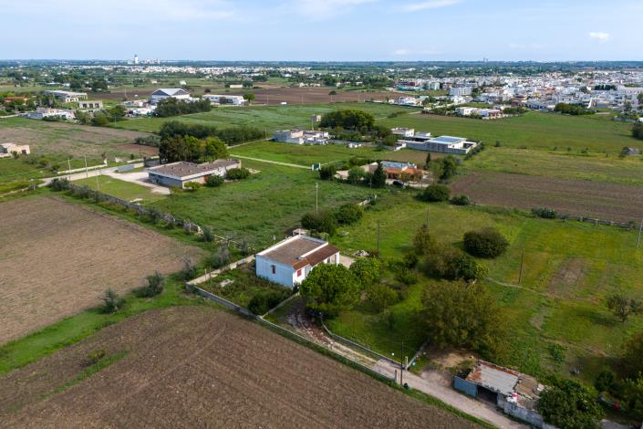 Image No.38-Villa / Détaché de 2 chambres à vendre à Cutrofiano