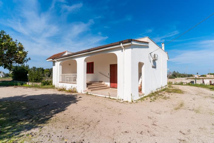 Image No.40-Villa / Détaché de 2 chambres à vendre à Cutrofiano