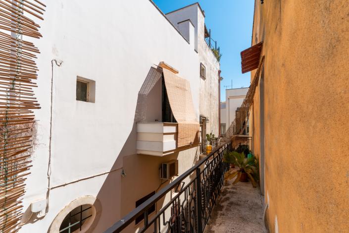 Image No.22-2 Bed Townhouse for sale