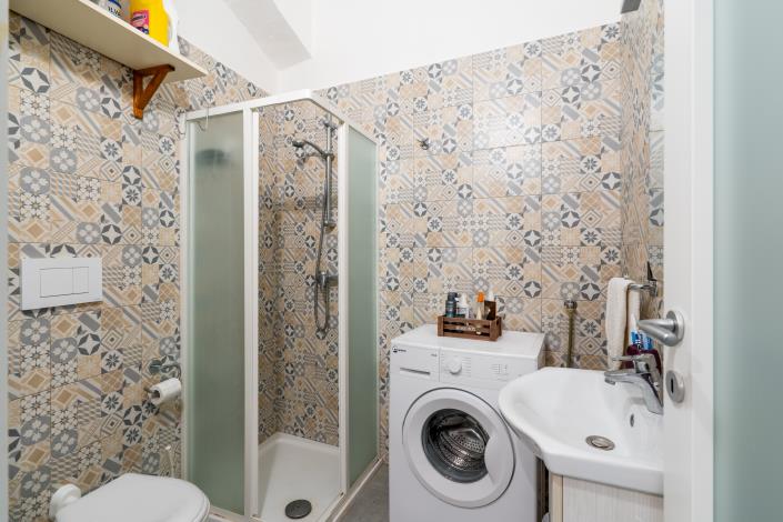 Image No.33-2 Bed Townhouse for sale