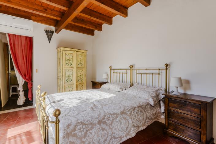 Image No.15-4 Bed Townhouse for sale