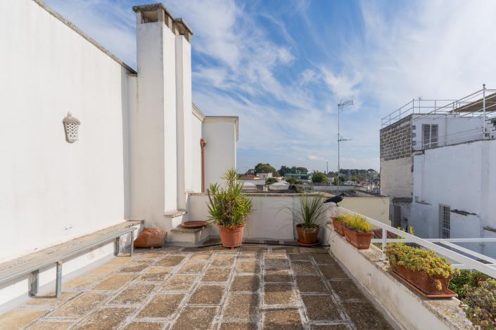 Image No.19-4 Bed Townhouse for sale