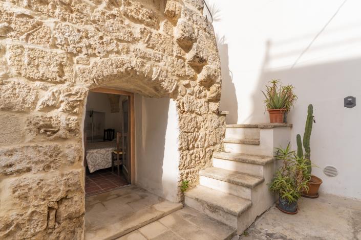 Image No.25-4 Bed Townhouse for sale