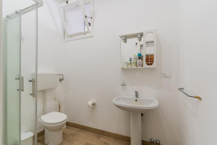 Image No.28-4 Bed Townhouse for sale