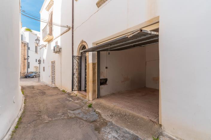 Image No.29-4 Bed Townhouse for sale