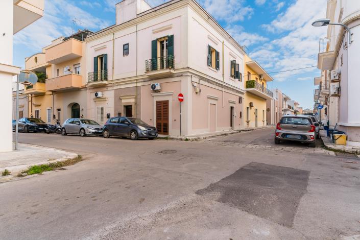 Image No.28-2 Bed Apartment for sale