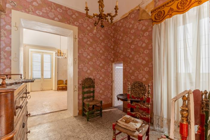 Image No.14-8 Bed Mansion for sale