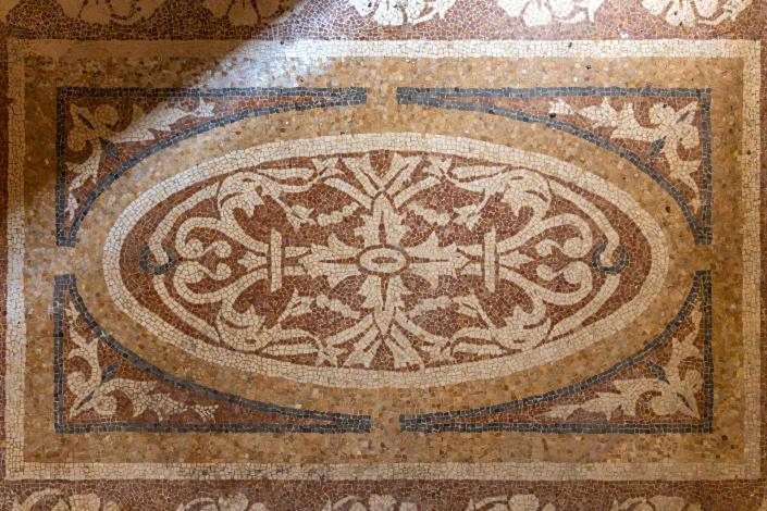 Image No.22-8 Bed Mansion for sale