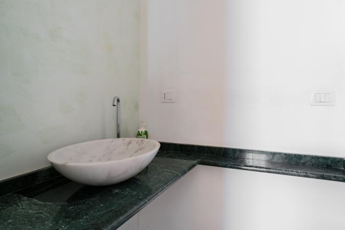 Image No.12-1 Bed Townhouse for sale