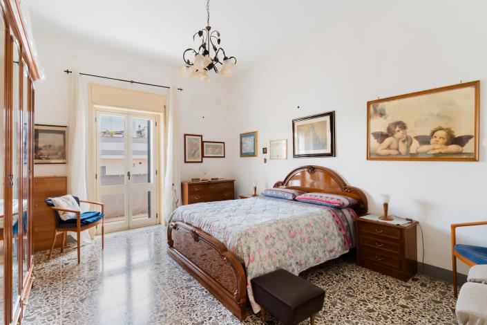 Image No.10-1 Bed Apartment for sale