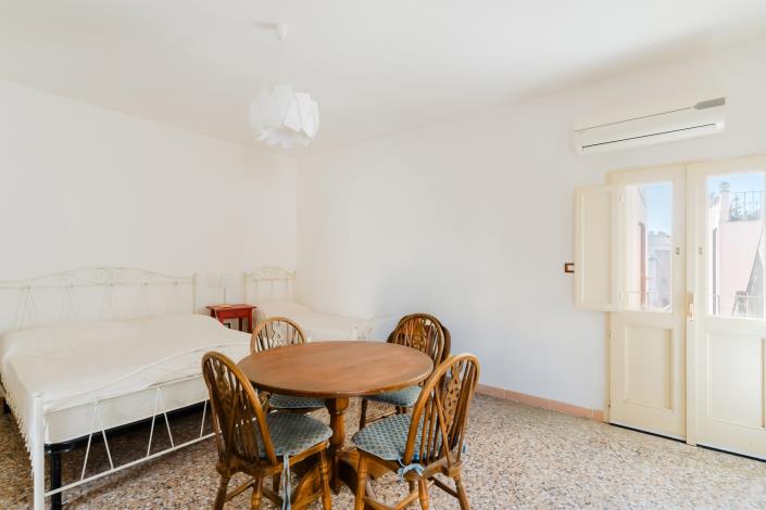 Image No.19-3 Bed Townhouse for sale