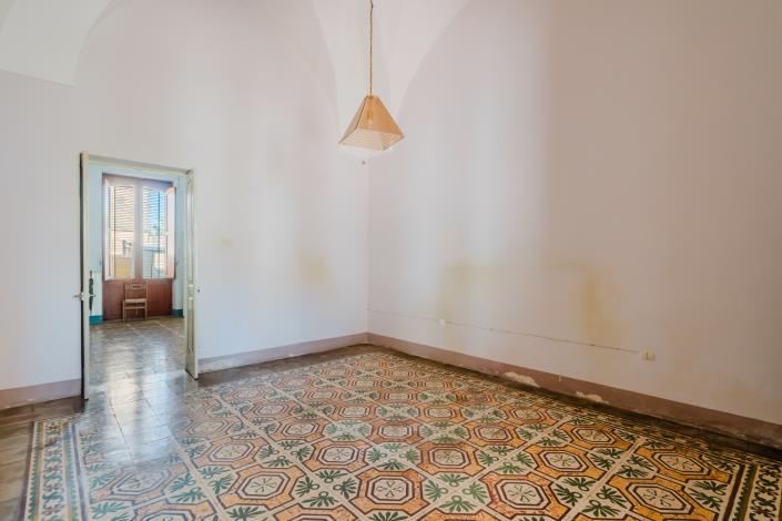 Image No.2-2 Bed Townhouse for sale