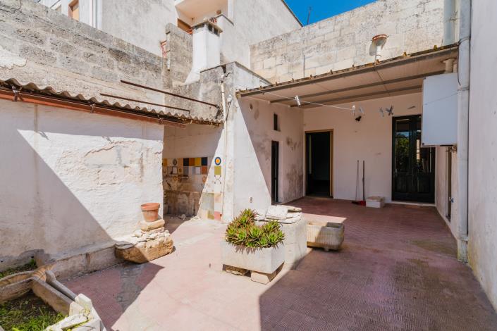 Image No.24-2 Bed Townhouse for sale